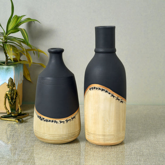 Midnight's Secret Ornate Vases (Set of 2) (4x4x8 , 3.6x3.6x9.6)