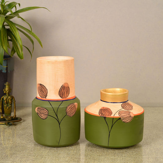 Oasis Terracotta Vases (Set of 2) (Large - 4x4x7, Small - 5x5x4.5)