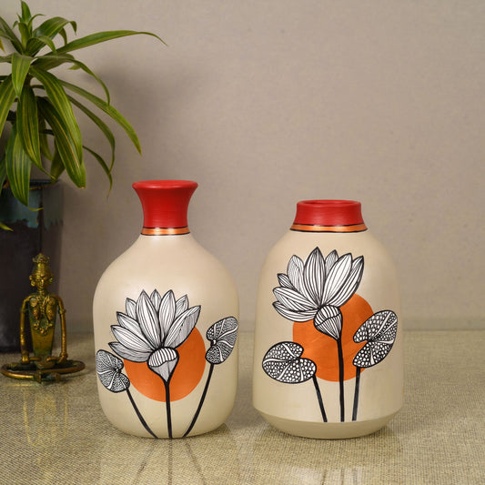 Scarlet Bloom Terracotta Vases (Set of 2) (4x7/4.5x7)