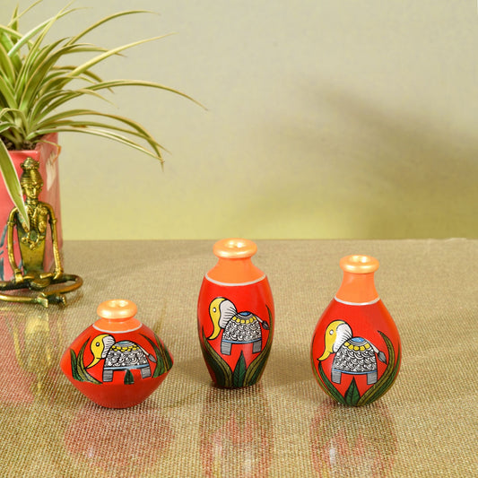 Joyful Elephants Terracotta Vase Set of (Set of 3) (Red)