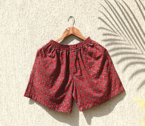 Printed shorts: stylish options for every gender