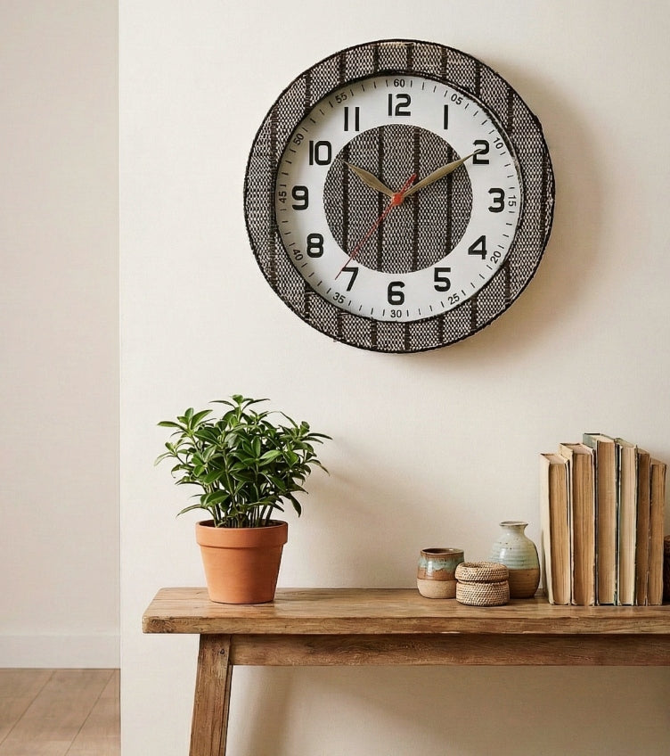 Madur Grass Clocks