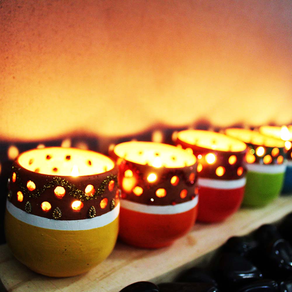 Handcrafted Terracotta Mini Multicolured Tea Light Holders Set of 6 + HD Candles