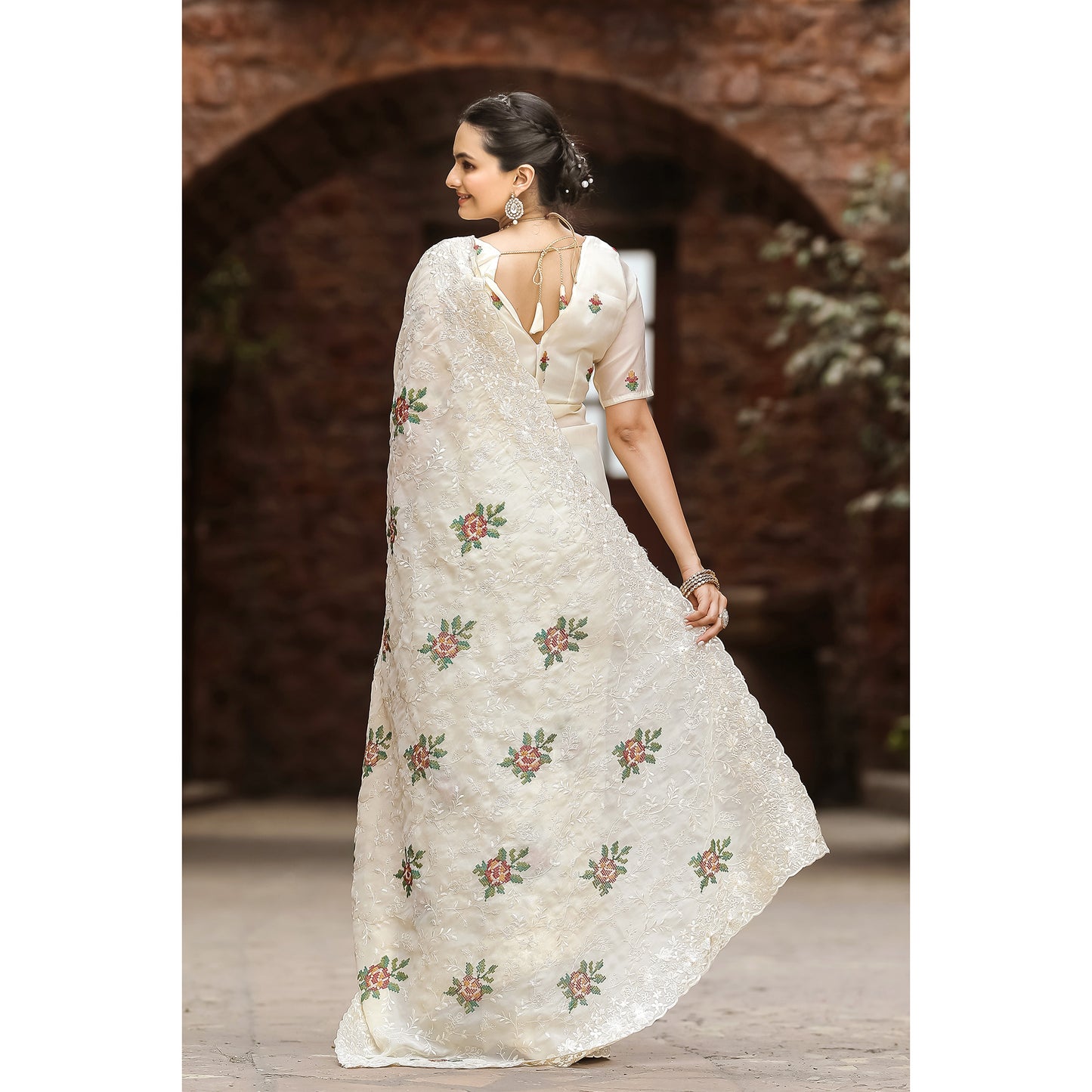 Ankita Cream Chiffon Handwork Saree