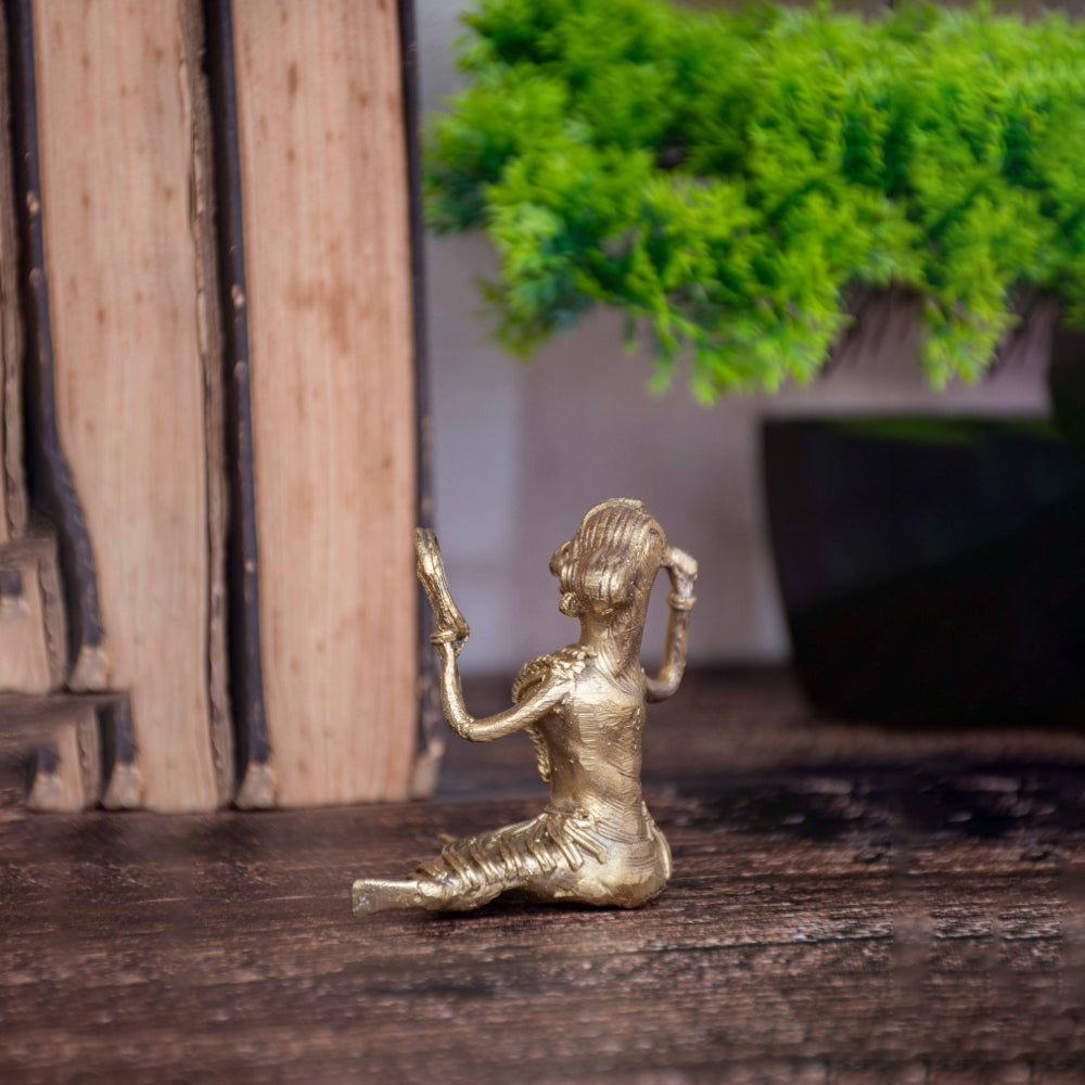 Dhokra Art Brass Metal Woman combing Hair