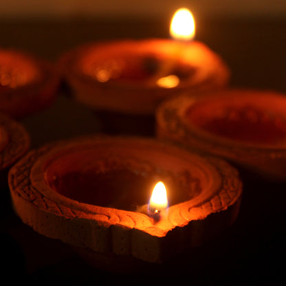 Small Motiff Diya : Diwali Special - Set Of 25 Diyas & Cotton Wicks