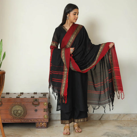 Kurta sets: comfortable and chic rakhi gifts for your sister