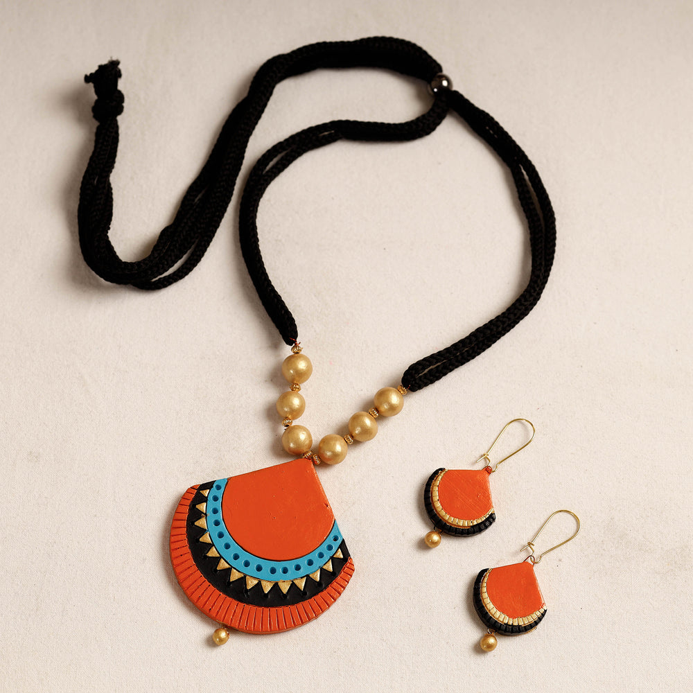 handpainted terracotta necklace set