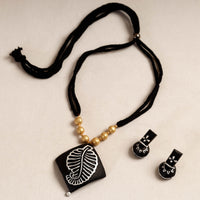 handpainted terracotta necklace set