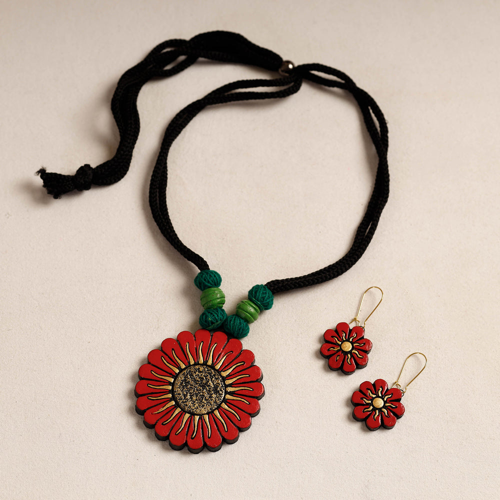 handpainted terracotta necklace set