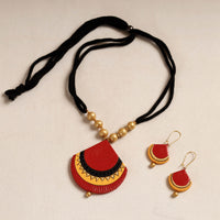 handpainted terracotta necklace set