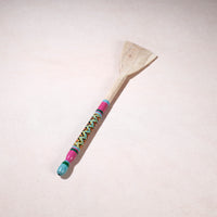 lacquered wooden spatula