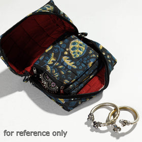 Grey Jacquard Cotton Fabric 4 Pockets Jewelry Bag 