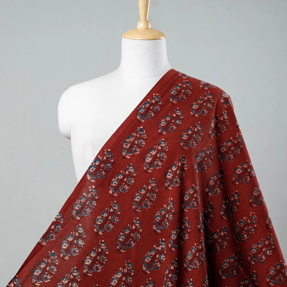 The difference between power looms and hand