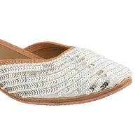 Silver Luna Women's Kolhapuri Leather Jutti