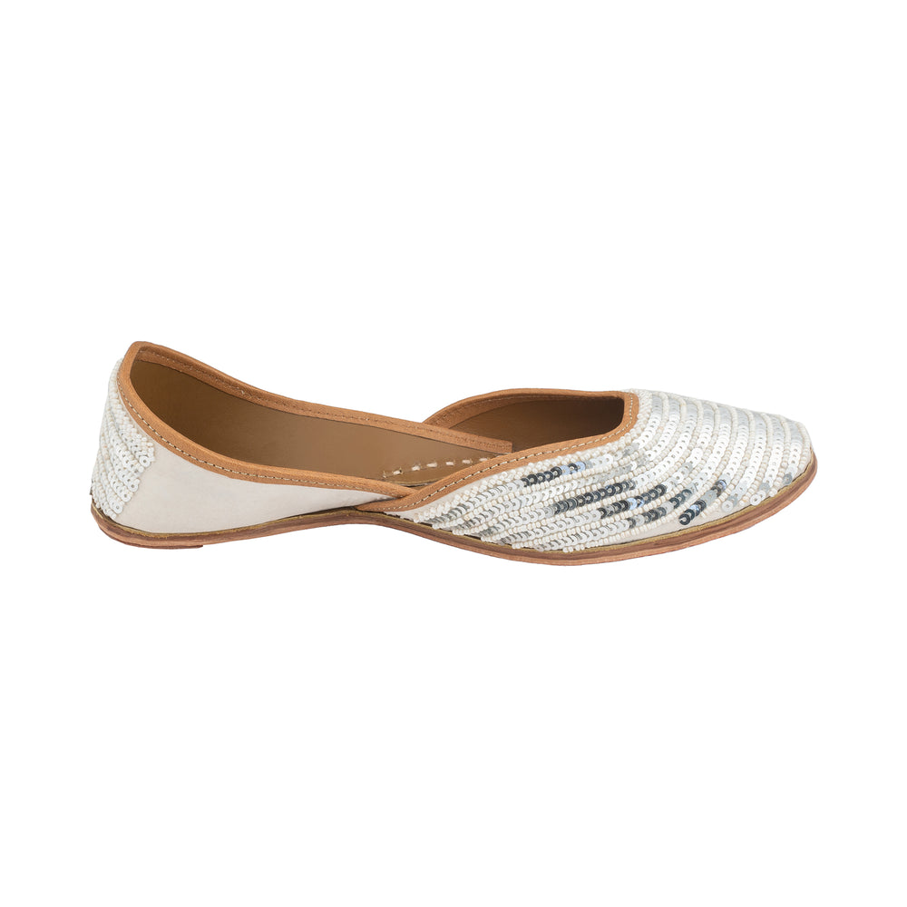 Silver Luna Women's Kolhapuri Leather Jutti