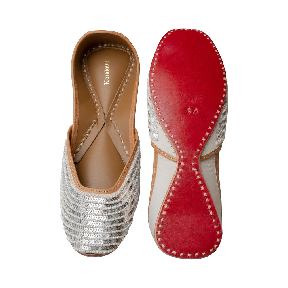 Silver Luna Women's Kolhapuri Leather Jutti