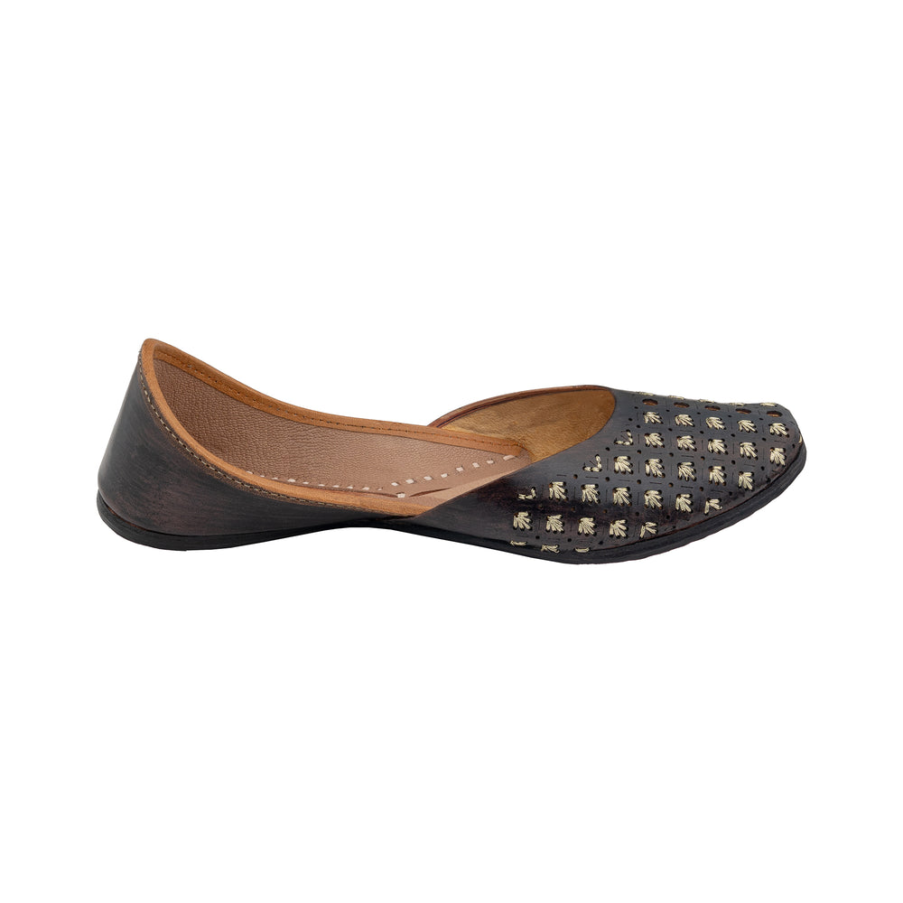 Black Starry Nights Women's Kolhapuri Leather Jutti