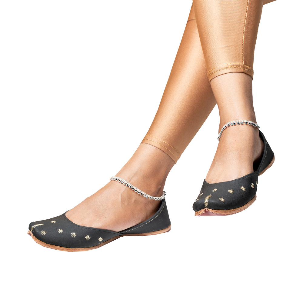 Black Starry Nights Women's Kolhapuri Leather Jutti