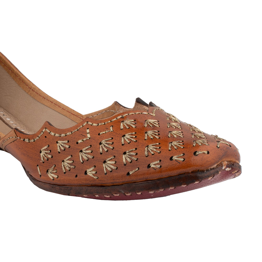 Tan Zendaya Women's Kolhapuri Leather Jutti