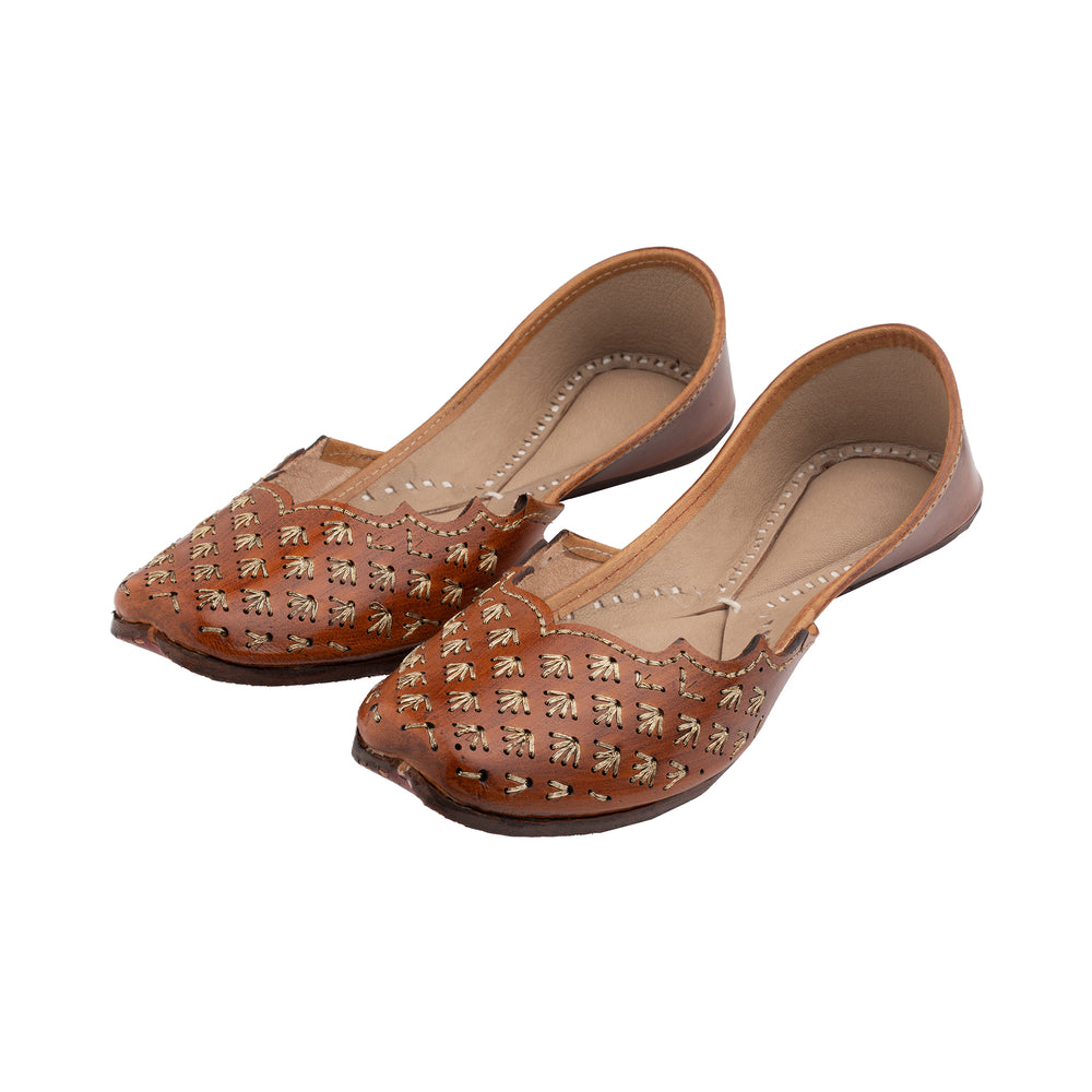 Tan Zendaya Women's Kolhapuri Leather Jutti