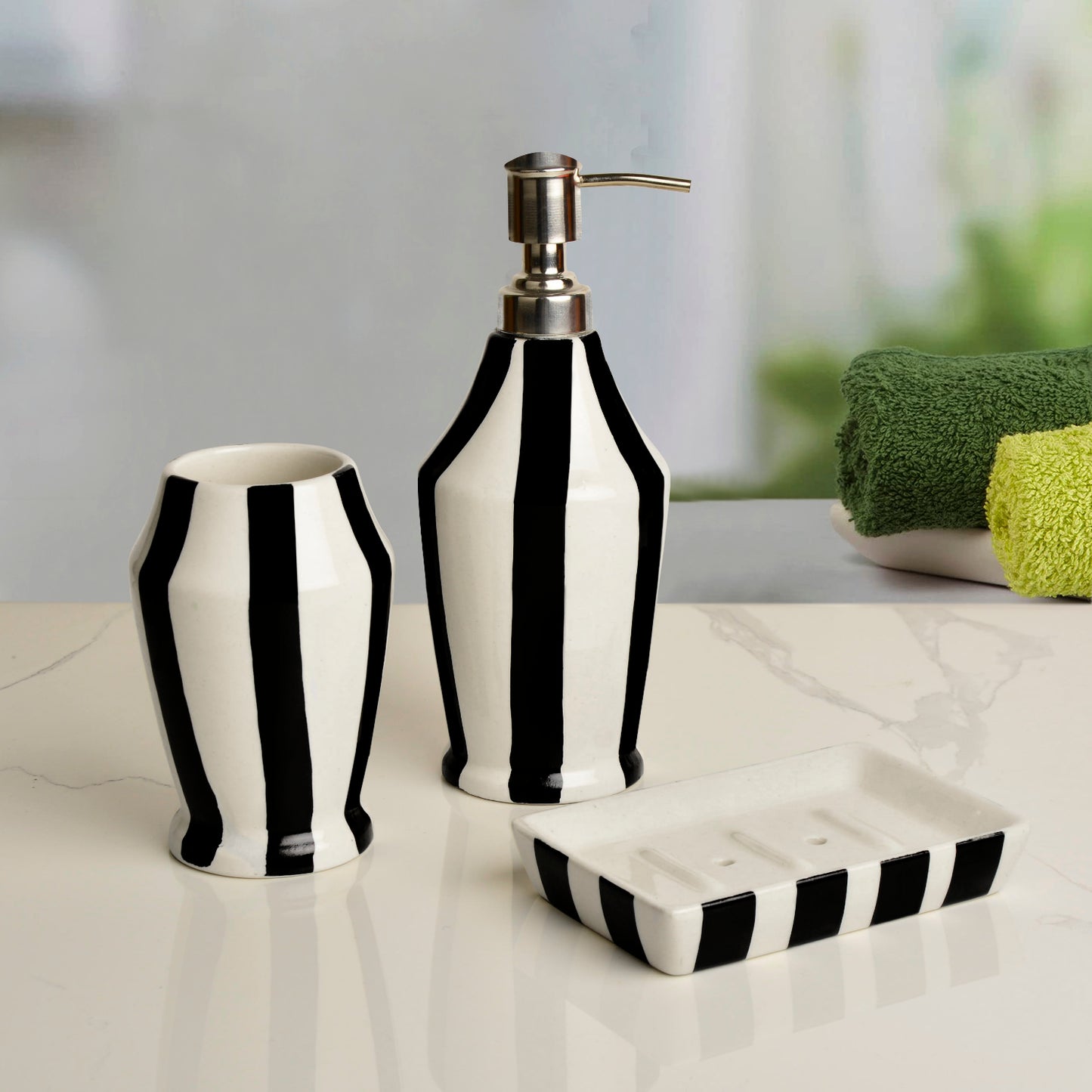 Ceramic Bathroom Set (Black & White, 3 Pieces)