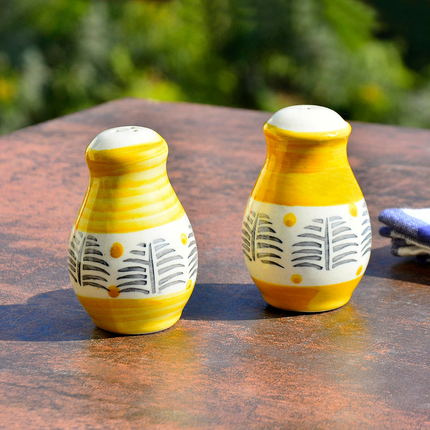 Handpainted Ceramic Salt and Pepper Shaker (Yellow and Black, Set of 2)