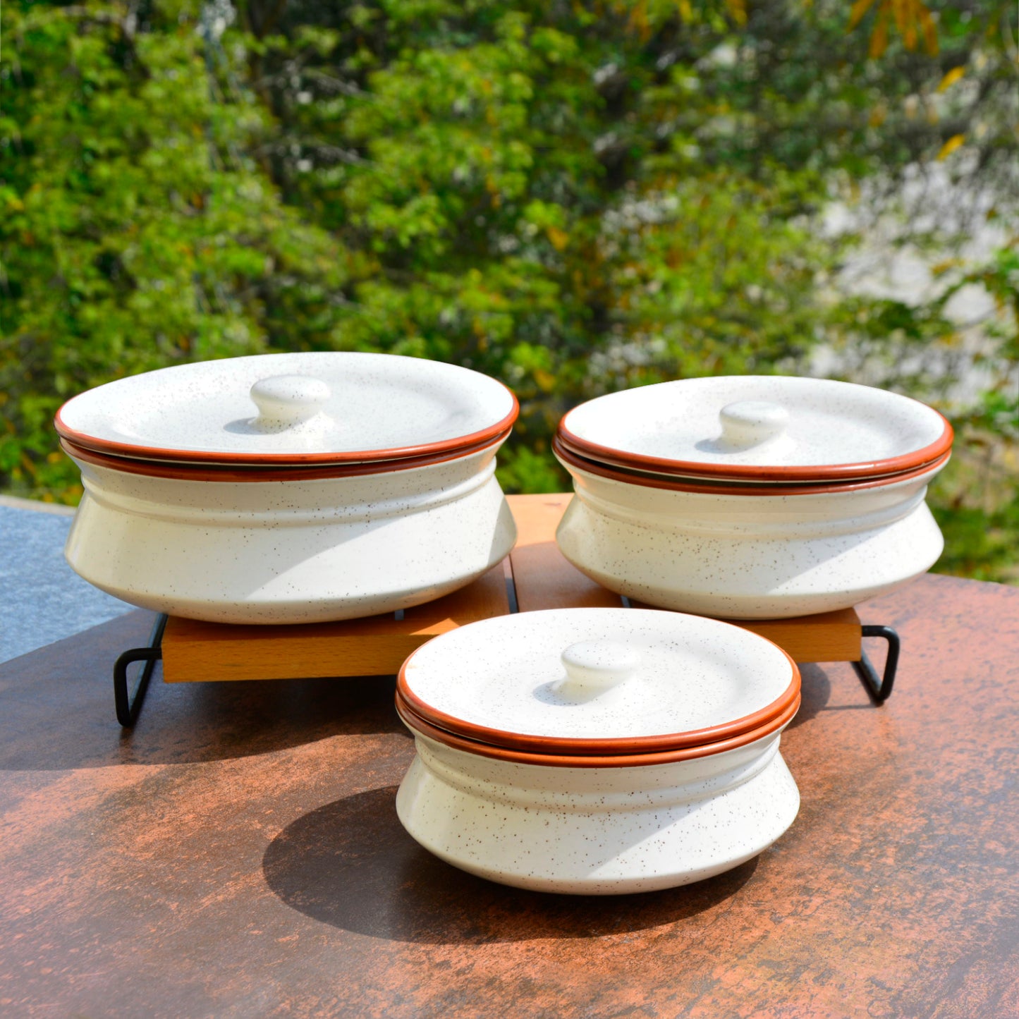 Hand Crafted Ceramic Handi with Lid (Set of 3, 1500 ml, 1000 ml and 700 ml, Off White)