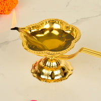 Brass Decorative Pooja Aarti Diya with Handle