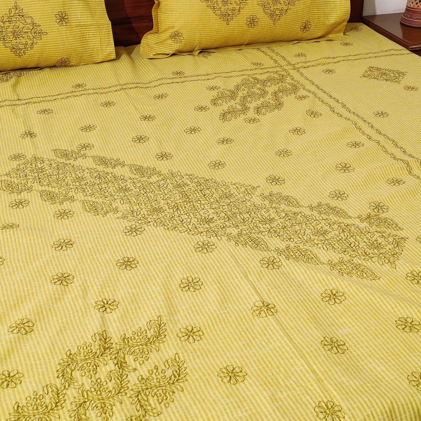 chikankari double bed cover set