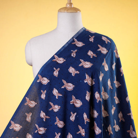 पहले सीधे Dots with Birds - Blue Bindaas Block Printed Cotton Fabric