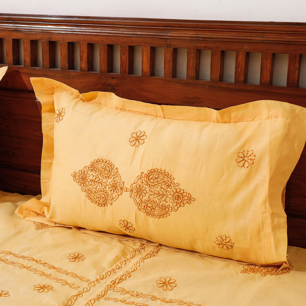 chikankari double bed cover set