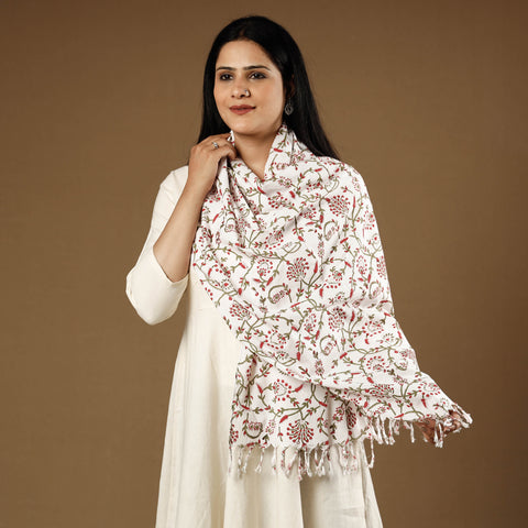 White - Sanganeri Block Print Cotton Stole with Tassels 01