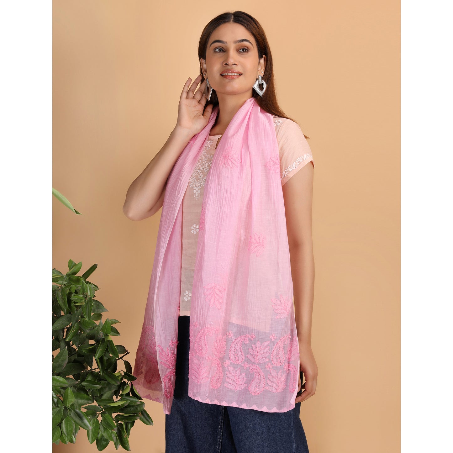 Shwet Women Pink Chikankari Chanderi Stole