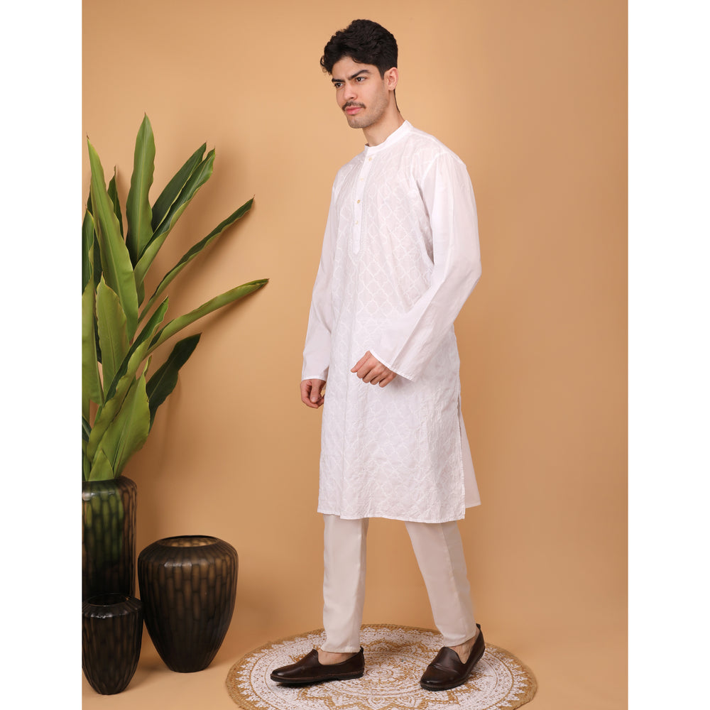 chikankari men kurta