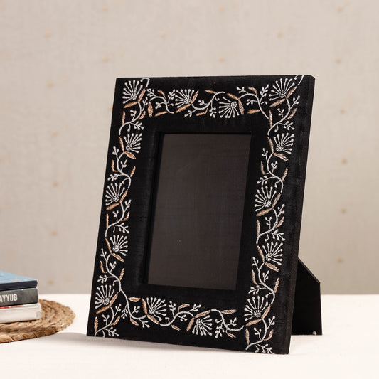 Lucknow Chikankari Hand Embroidery Silk Cover Photo Frame (11 x 9 in)