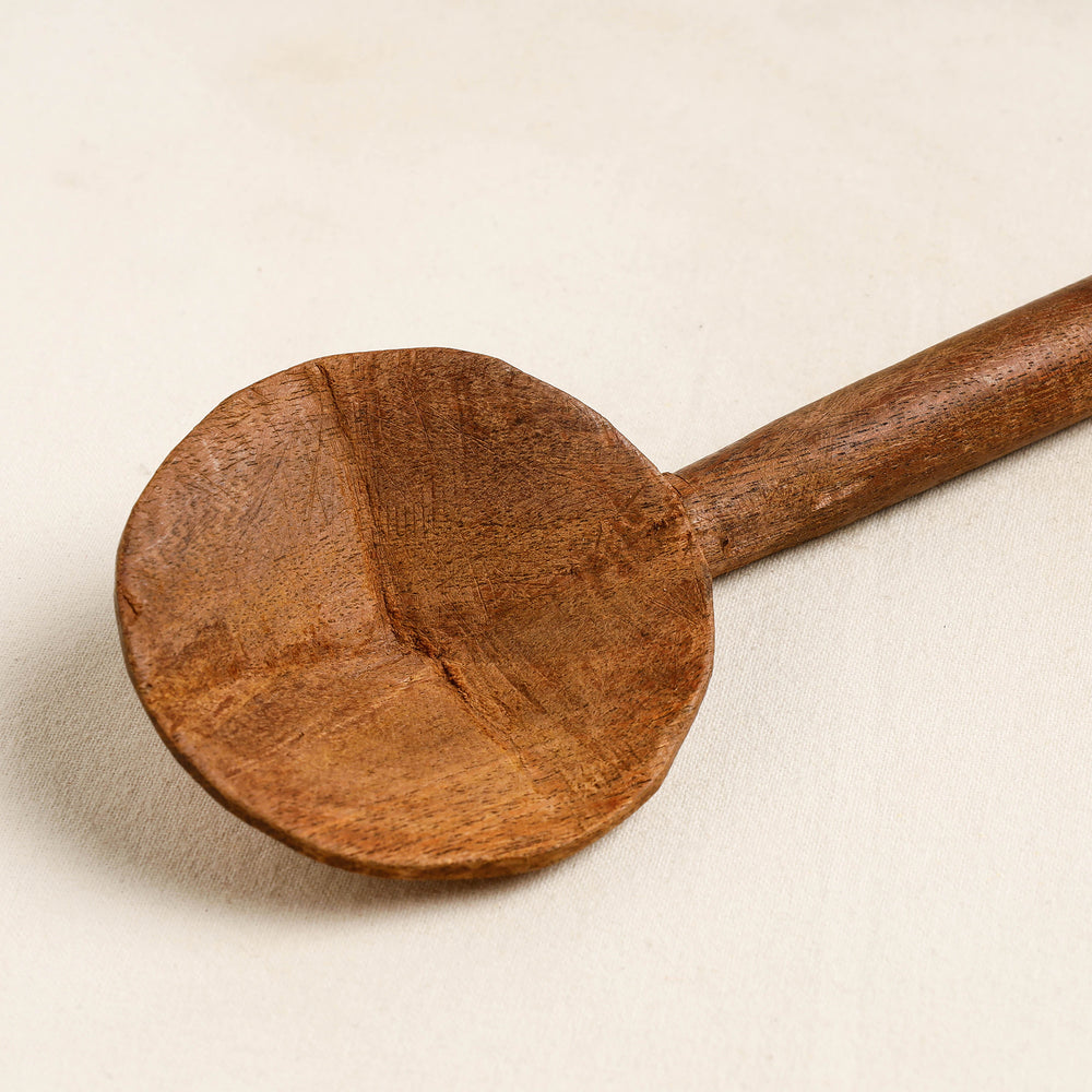 lacquered wooden spoon 