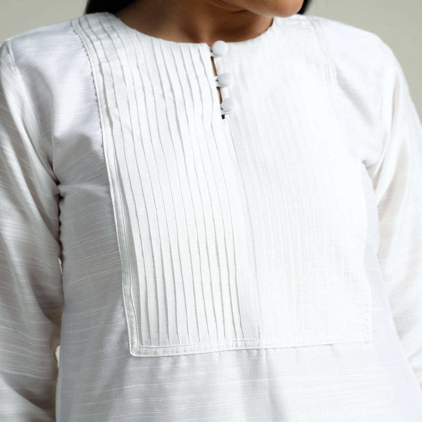 White - Plain Silk Pintuck Long Straight Kurta