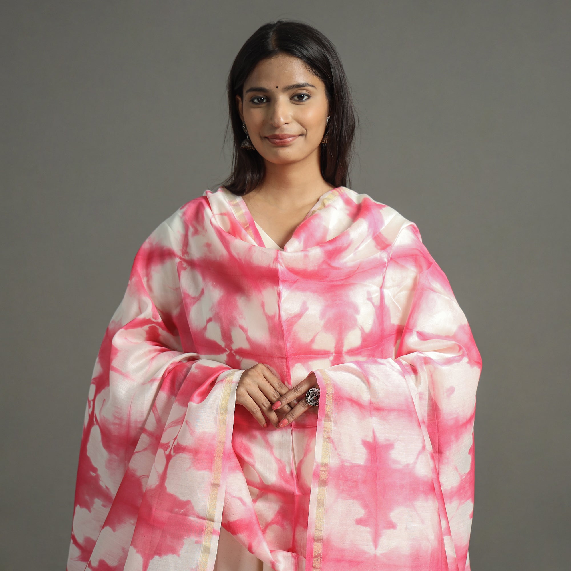 Buy Shibori Tie-Dye Handloom Chanderi Silk Dupatta with Zari Border 76 Online at iTokri.com
