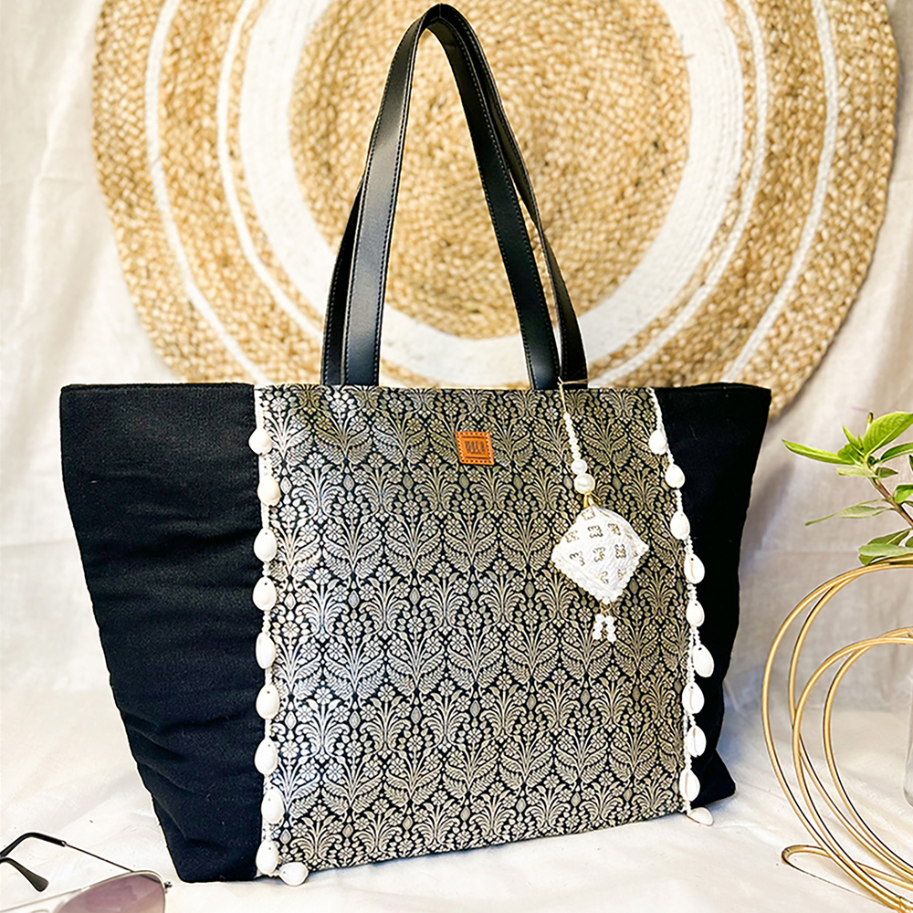 banarasi hand bag 