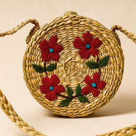  Handcrafted Natural Water Reed Embroidered Sling Bag Online at iTokri.com 