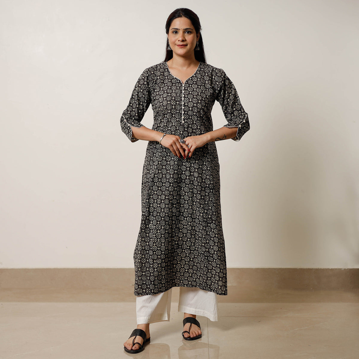 Black & White Geometric Floral Buti Bagru Hand Block Printed Cotton Straight Long Kurta 04