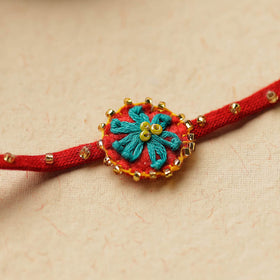 Buy Daisy Flower - Hand Embroidered & Felt Work Rakhi 08 Online at iTokri.com