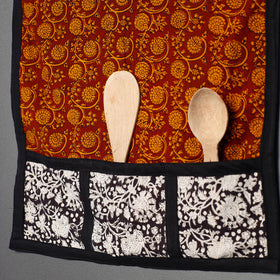 Red Bagh Block Printed Cotton Fridge Top Cover with Multiple Pockets 