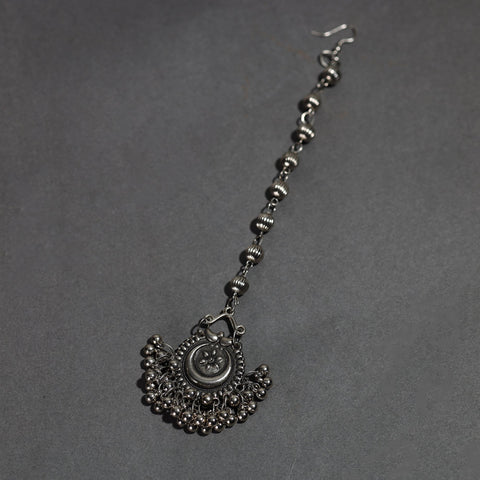 Buy Antique Finish Oxidised White Metal Maang Tikka 16 Online at iTokri.com