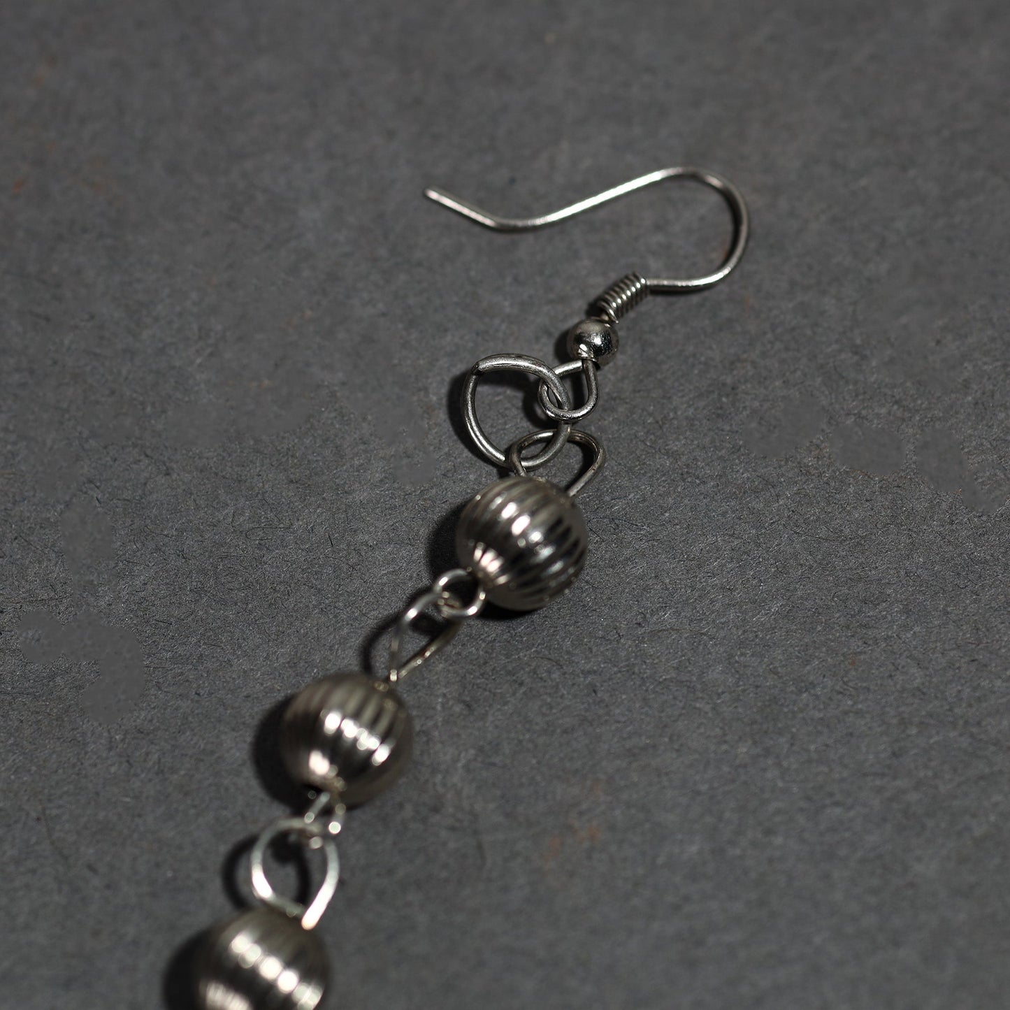 Buy Antique Finish Oxidised White Metal Maang Tikka 16 Online at iTokri.com