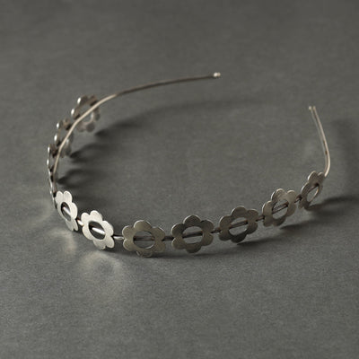 Buy Antique Silver Finish Oxidised Brass Base Hair Band Online at iTokri.com
