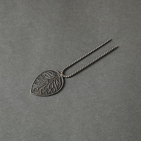 Buy Antique Silver Finish Oxidised Brass Base Juda Pin Online at iTokri.com
