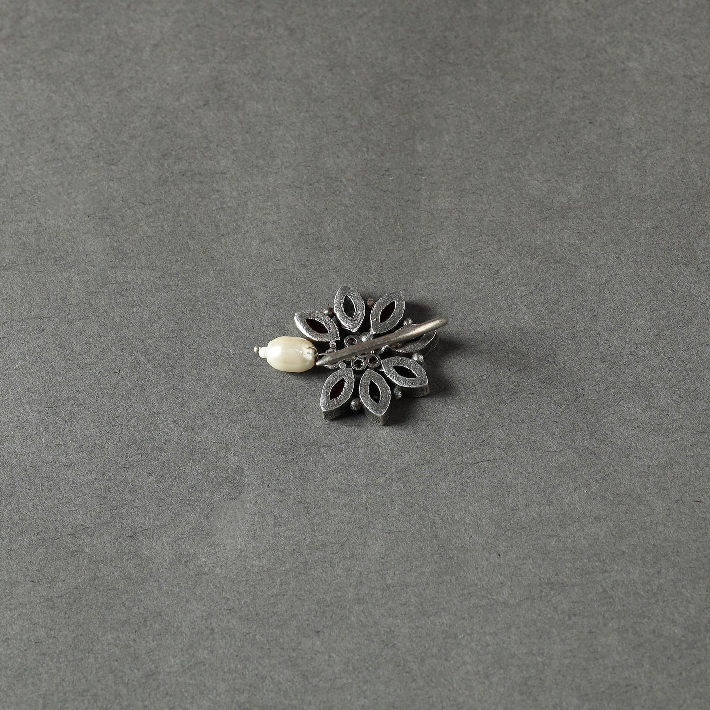 Antique Silver Finish Oxidised Brass Base Stone Work Juda Pin Online at iTokri.com