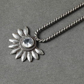  Antique Silver Finish Oxidised Brass Base Stone Work Juda Pin 